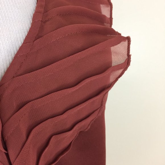 BEBE Hen/Brown Satin/Sateen Chiffon Pleats Ruffle V Neck Sleeveless Top - Picture 7 of 10